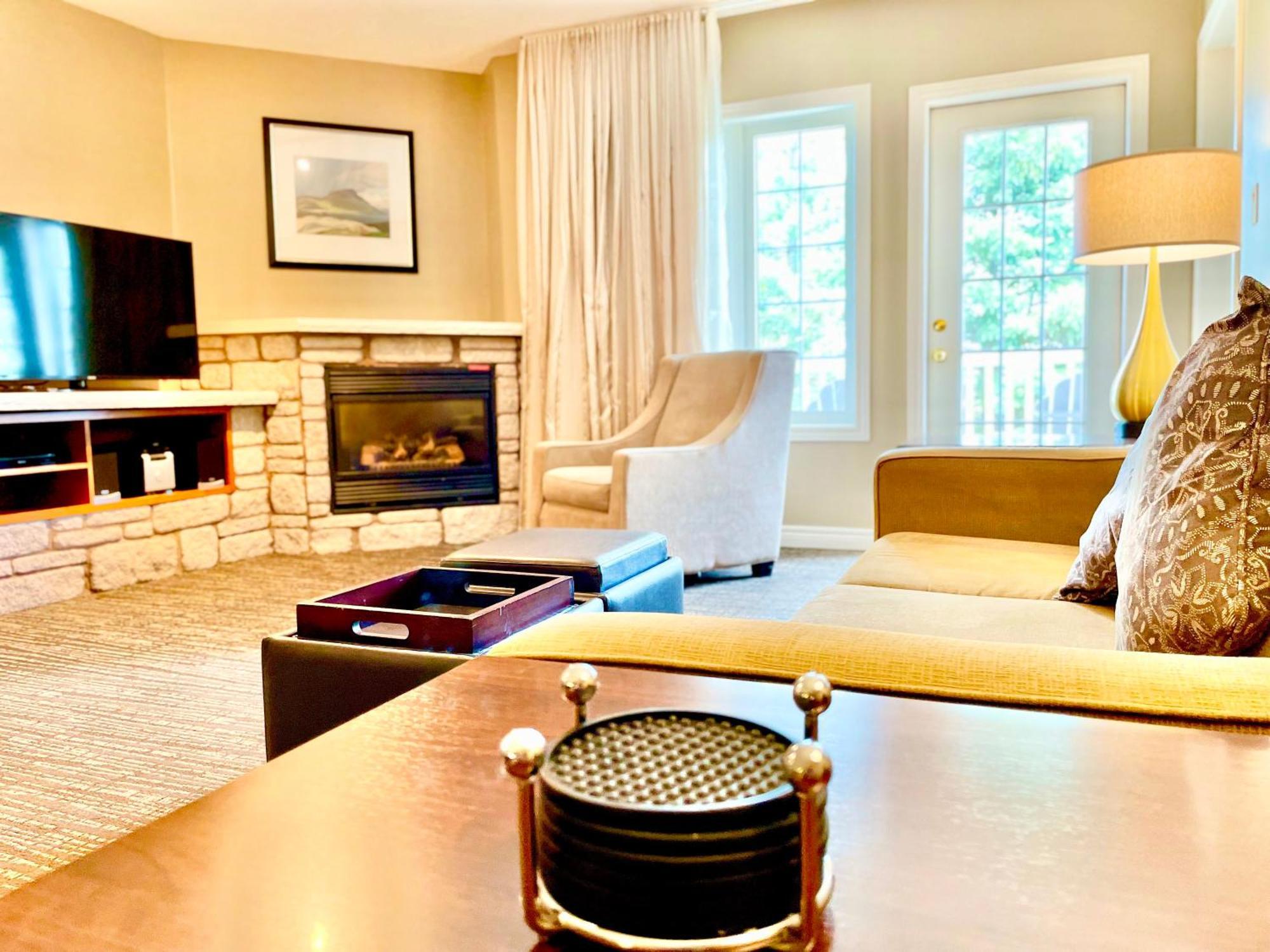 Hillside Haven: Carriage Club Resort Retreat Edgar Extérieur photo